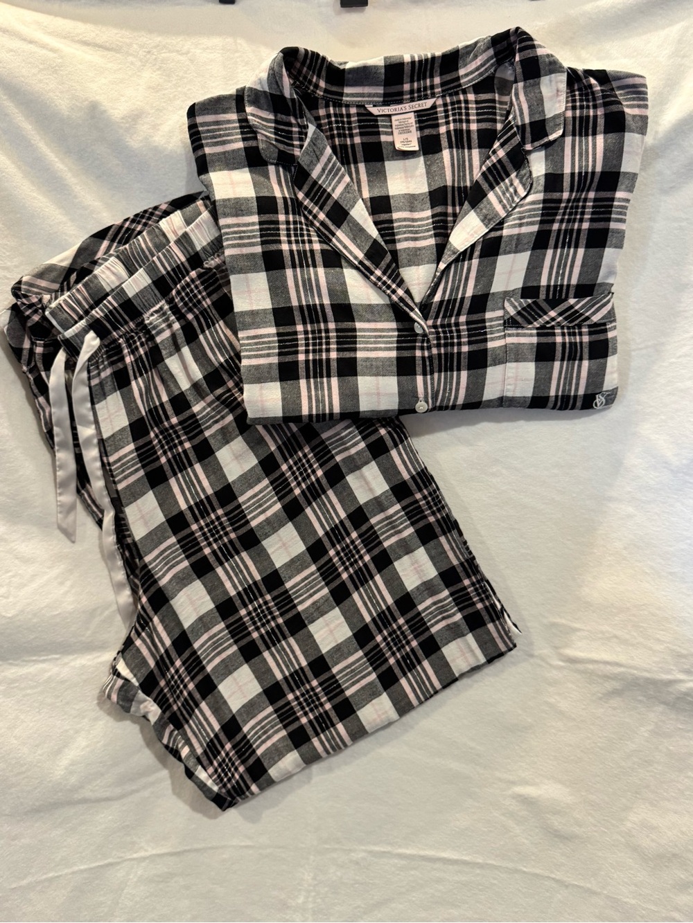 Victoria's Secret Black, Pink & White Plaid Pajama Set Size L
